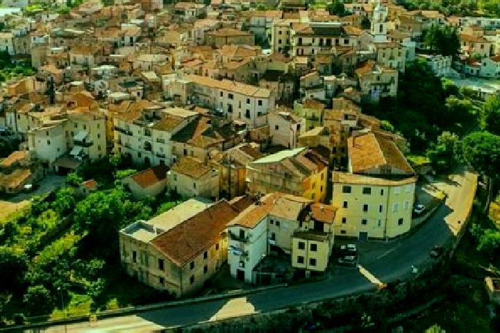 Escorts Controne, Italy — Local Companions