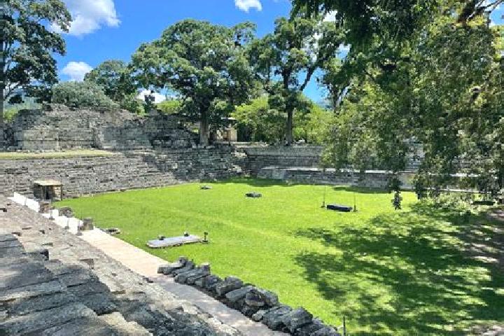 Escorts Copan Ruinas, Honduras — Local Companions