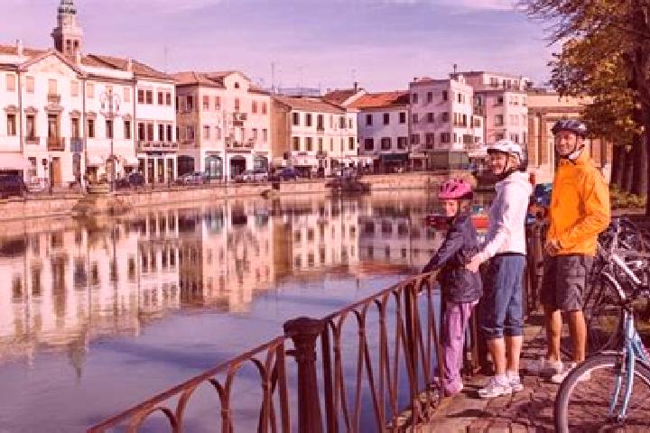 Escorts Corbola, Italy — Local Companions