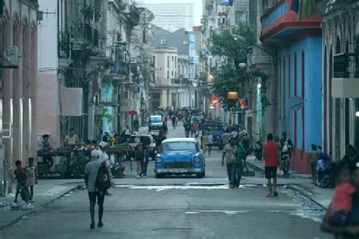 Escorts Corralillo, Cuba — Local Companions