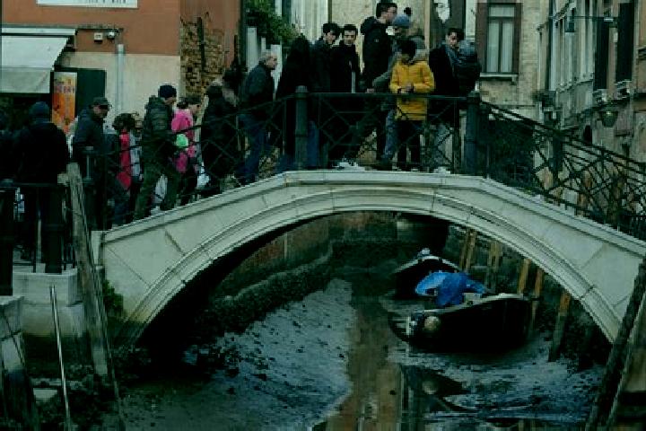 Escorts Cossoine, Italy — Local Companions