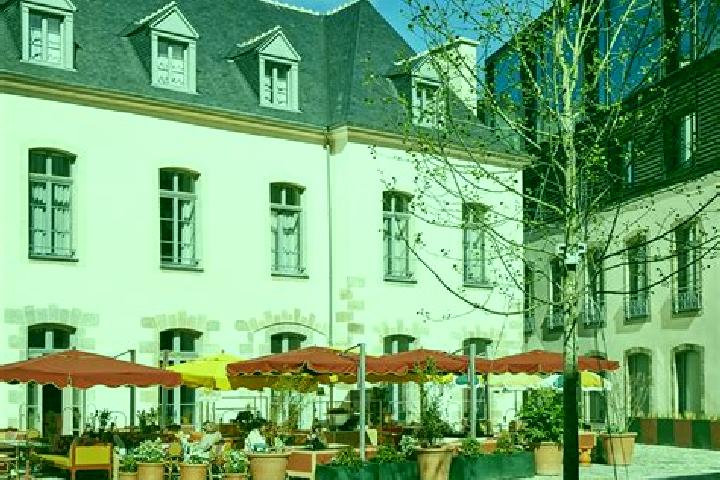 Escorts Cournon, France — Local Companions