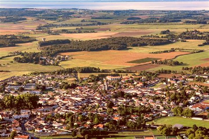 Escorts Cozes, France — Local Companions