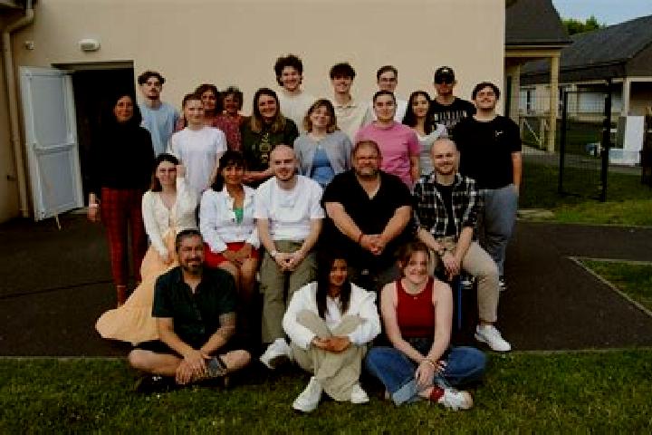 Escorts Creully, France — Local Companions