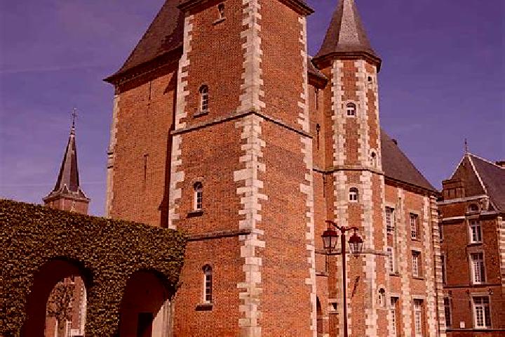 Escorts Crevecoeur-le-Grand, France — Local Companions