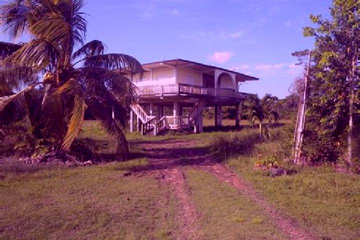 Escorts Cristo Rey, Belize — Local Companions