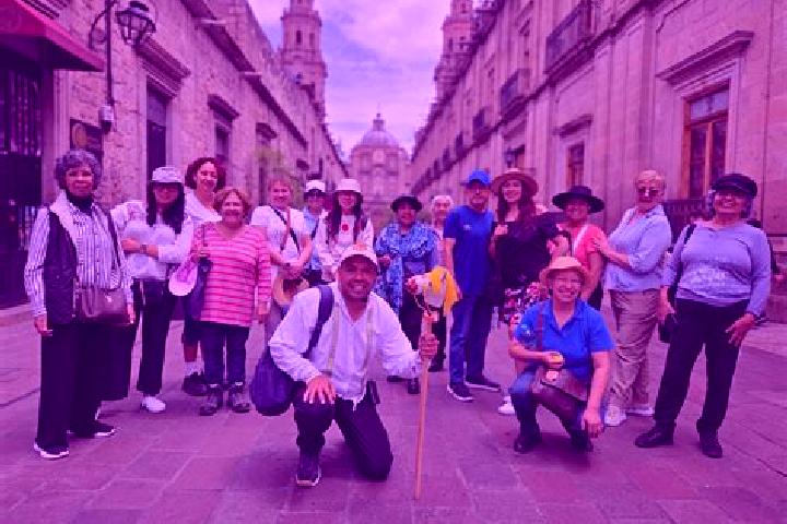 Escorts Cuanajo, Mexico — Local Companions