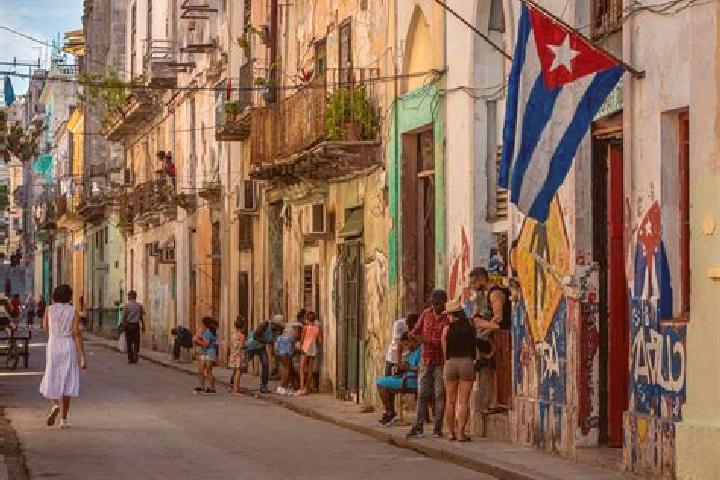 Escorts Cumanayagua, Cuba — Local Companions