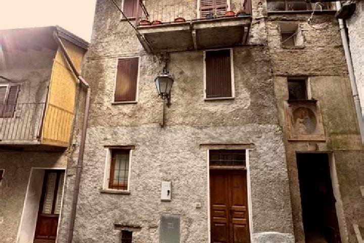 Escorts Curiglia, Italy — Local Companions