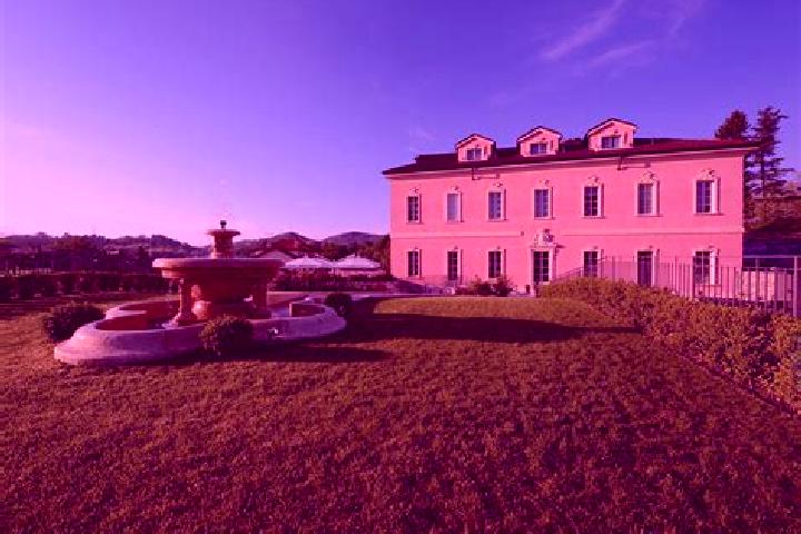 Escorts Dal Pozzo, Italy — Local Companions