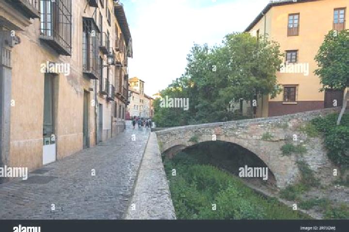 Escorts Darro, Spain — Local Companions