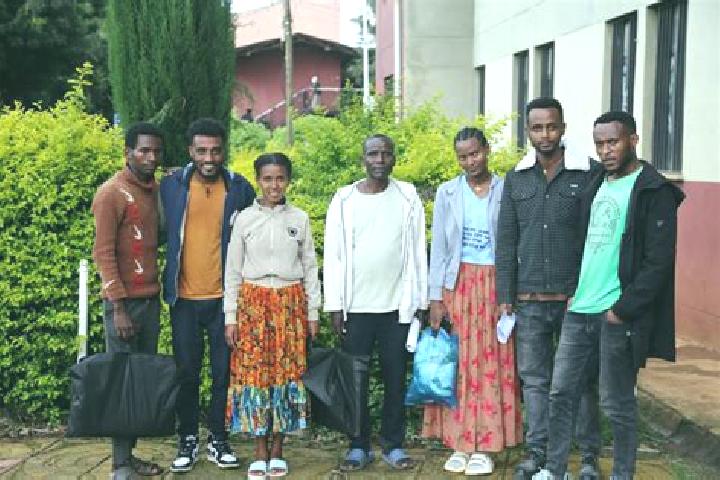 Escorts Debre Mark os, Ethiopia — Local Companions
