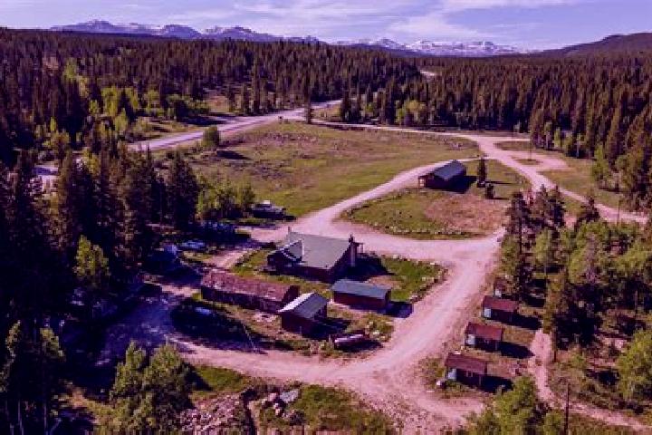 Escorts Deer Lodge, Canada — Local Companions