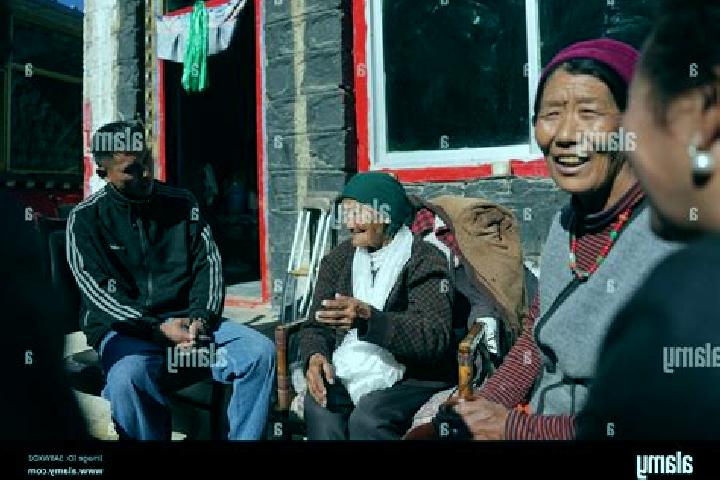 Escorts Doilungdeqen, China — Local Companions
