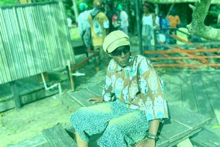 Escorts Doko, Guinea — Local Companions