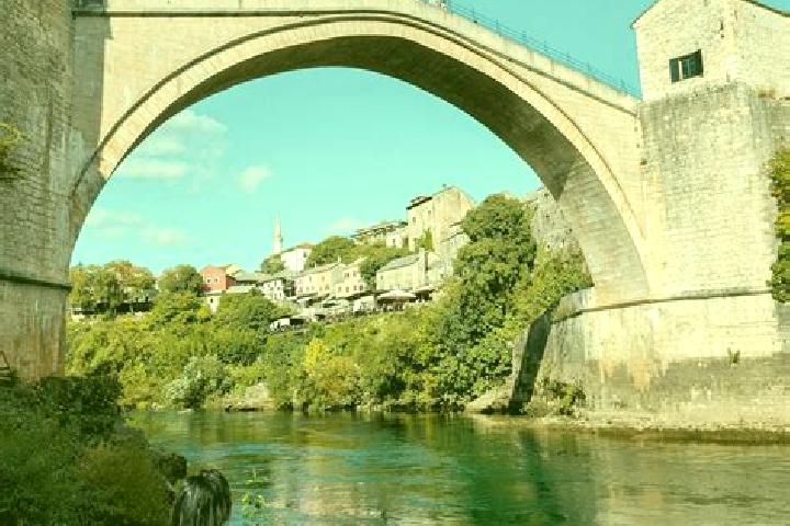 Escorts Domaljevac, Bosnia and Herzegovina — Local Companions