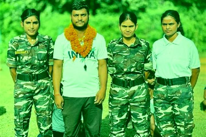 Escorts Domchanch, India — Local Companions