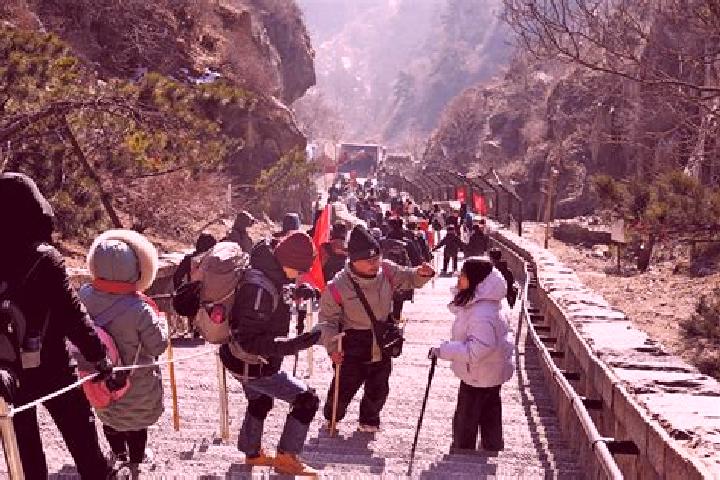 Escorts Dongjin, China — Local Companions