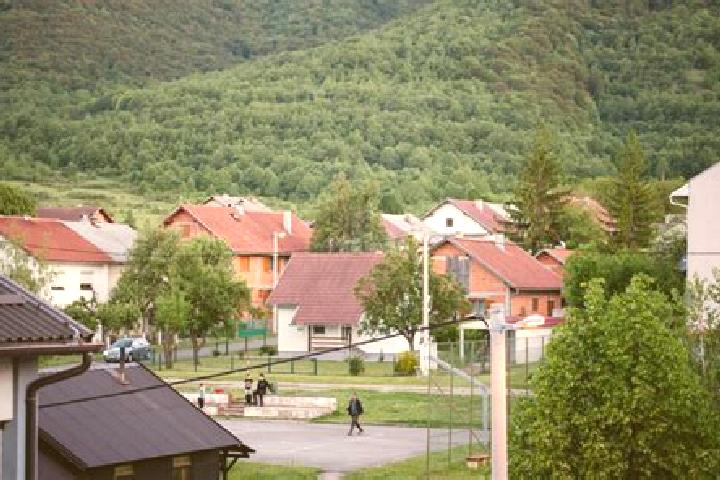 Escorts Donji Lapac, Croatia — Local Companions
