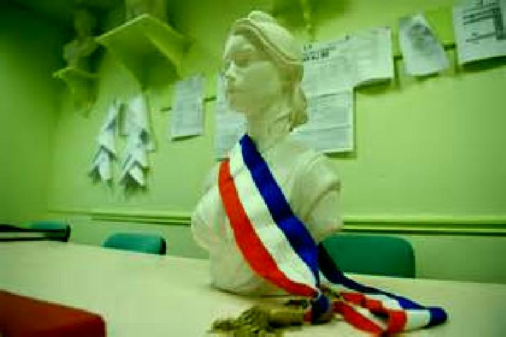 Escorts Dornes, France — Local Companions
