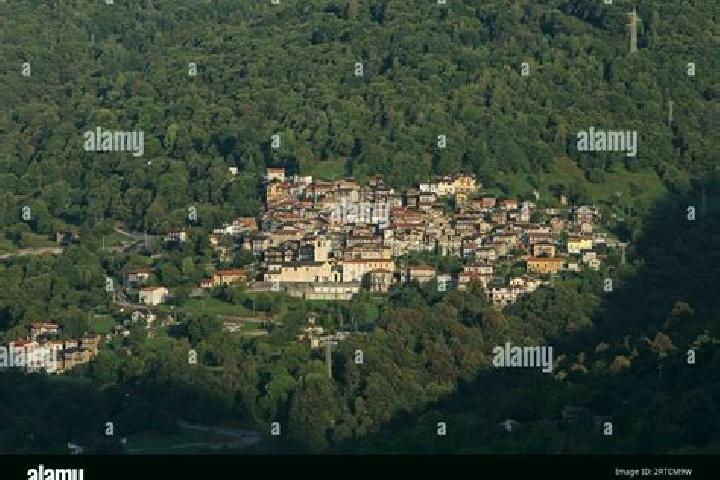 Escorts Dosso del Liro, Italy — Local Companions