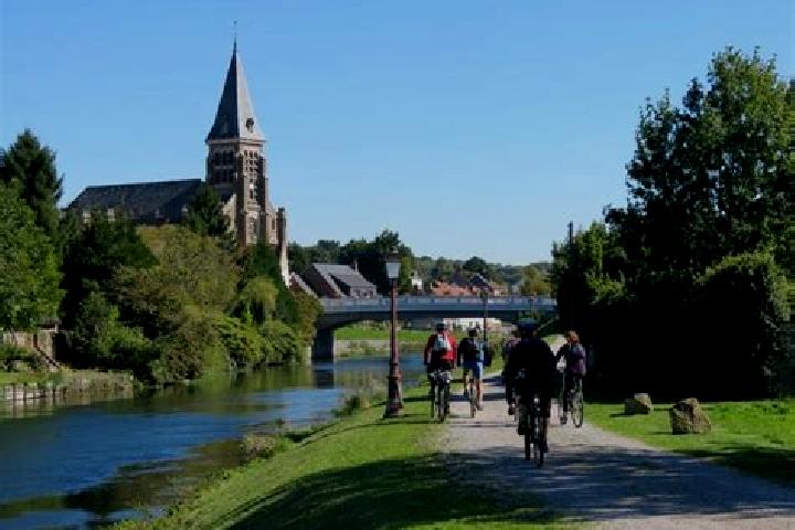 Escorts Dreuil-les-Amiens, France — Local Companions