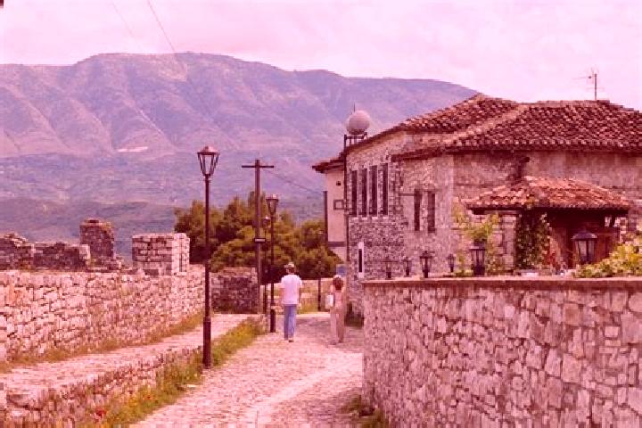 Escorts Duhanas, Albania — Local Companions