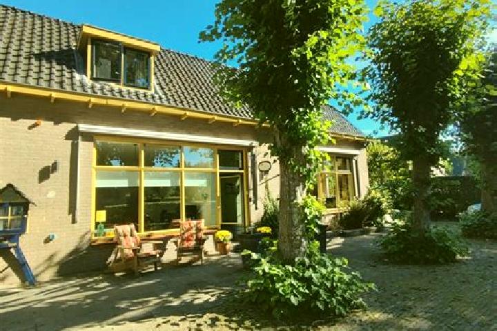 Escorts Dwingeloo, Netherlands — Local Companions