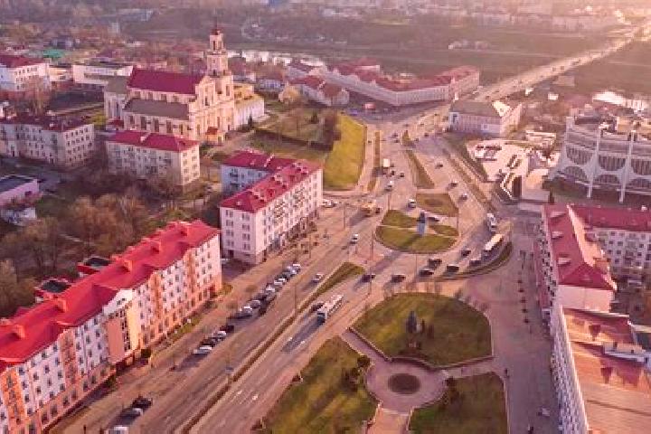 Escorts Dyatlovo, Belarus — Local Companions