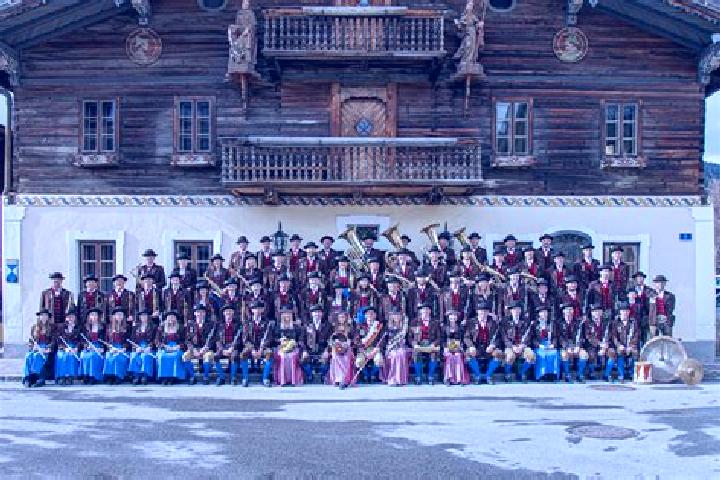 Escorts Eben im Pongau, Austria — Local Companions