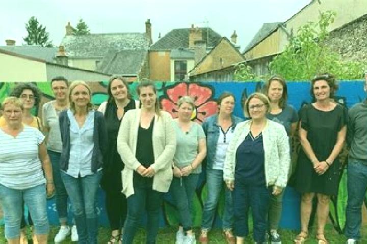 Escorts Ecommoy, France — Local Companions