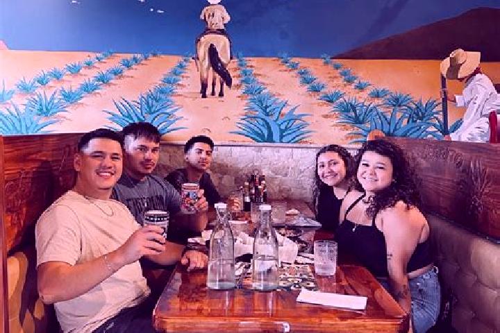 Escorts El Cerrito del Arenal, Mexico — Local Companions