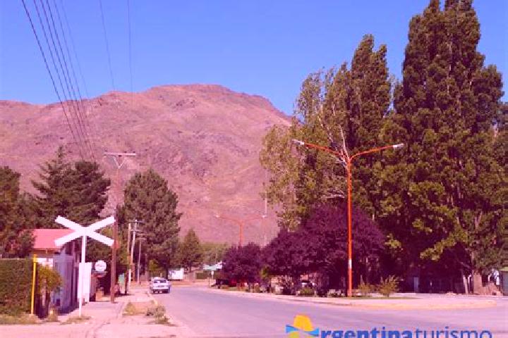 Escorts El Maiten, Argentina — Local Companions