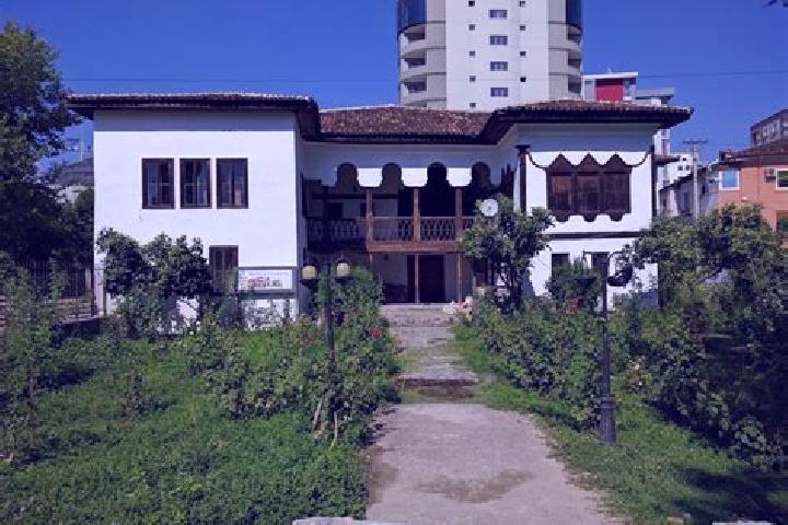Escorts Elbasan, Albania — Local Companions