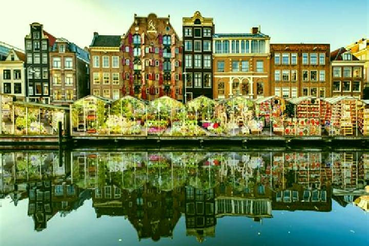 Escorts Emmerschans, Netherlands — Local Companions