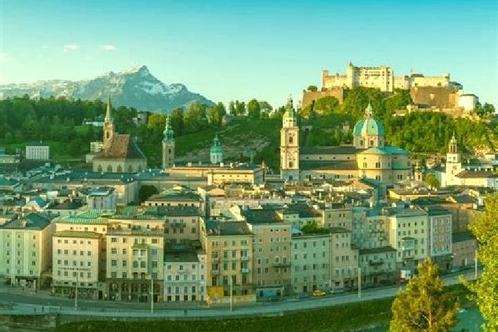 Escorts Engelhartstetten, Austria — Local Companions