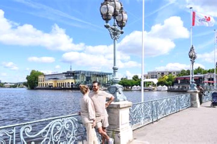 Escorts Enghien-les-Bains, France — Local Companions