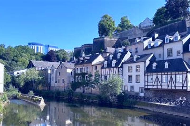 Escorts Erpeldange, Luxembourg — Local Companions