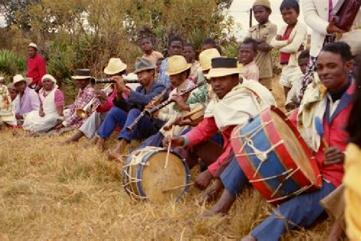 Escorts Fandriana, Madagascar — Local Companions