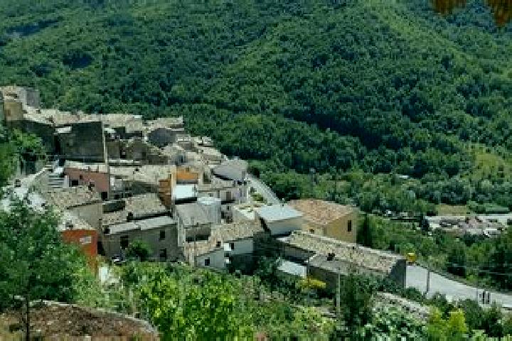 Escorts Farindola, Italy — Local Companions