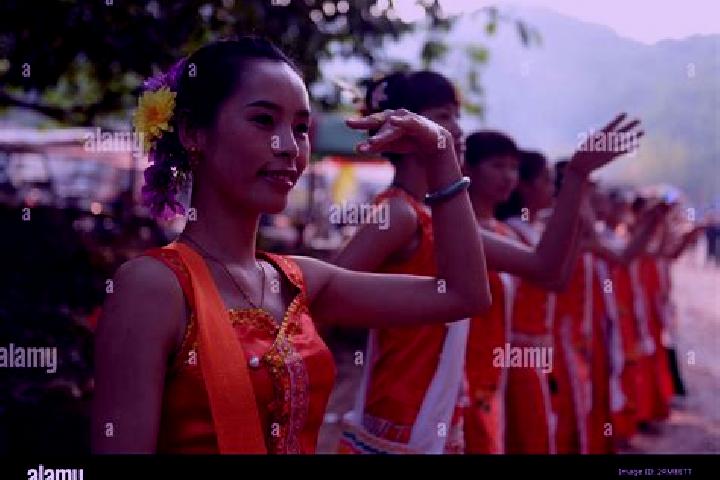 Escorts Fengping, China — Local Companions