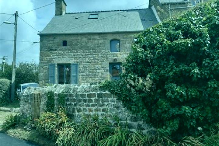 Escorts Fermanville, France — Local Companions