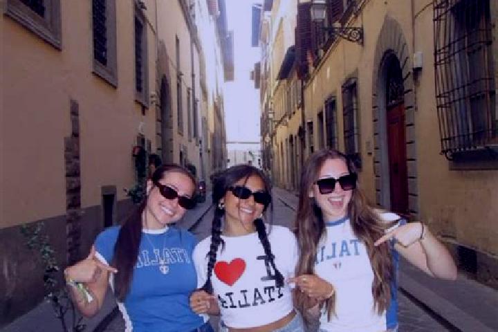 Escorts Ferriera, Italy — Local Companions