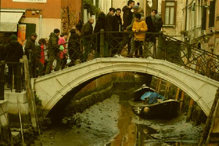 Escorts Fiave, Italy — Local Companions