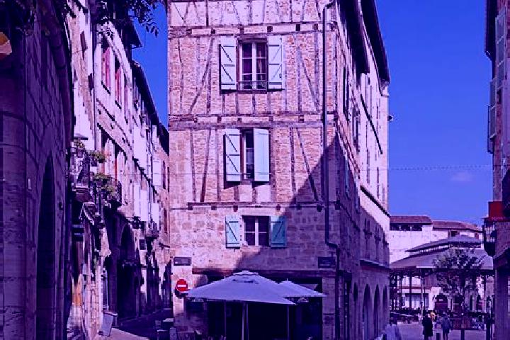 Escorts Figeac, France — Local Companions