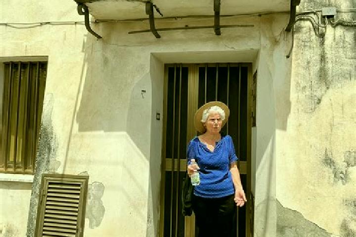 Escorts Filandari, Italy — Local Companions