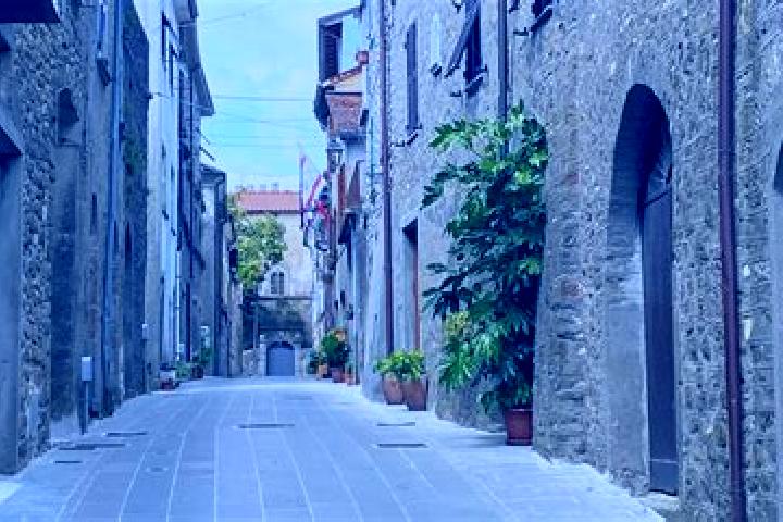 Escorts Filattiera, Italy — Local Companions