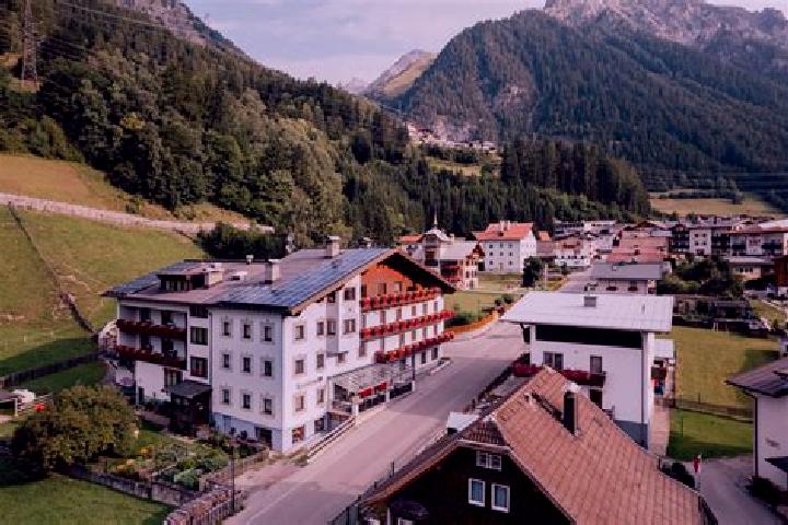 Escorts Flirsch, Austria — Local Companions
