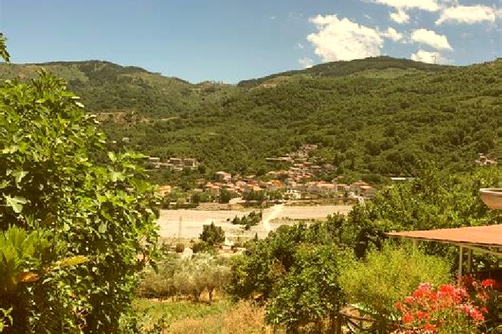 Escorts Fondachelli-Fantina, Italy — Local Companions