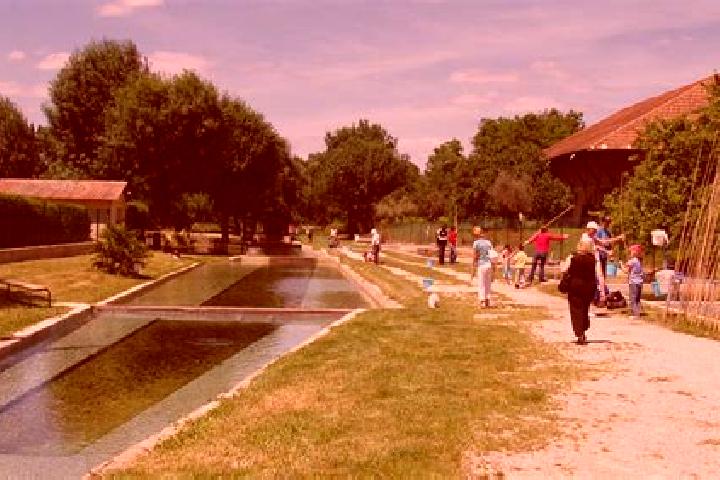Escorts Fontaine-sous-Jouy, France — Local Companions